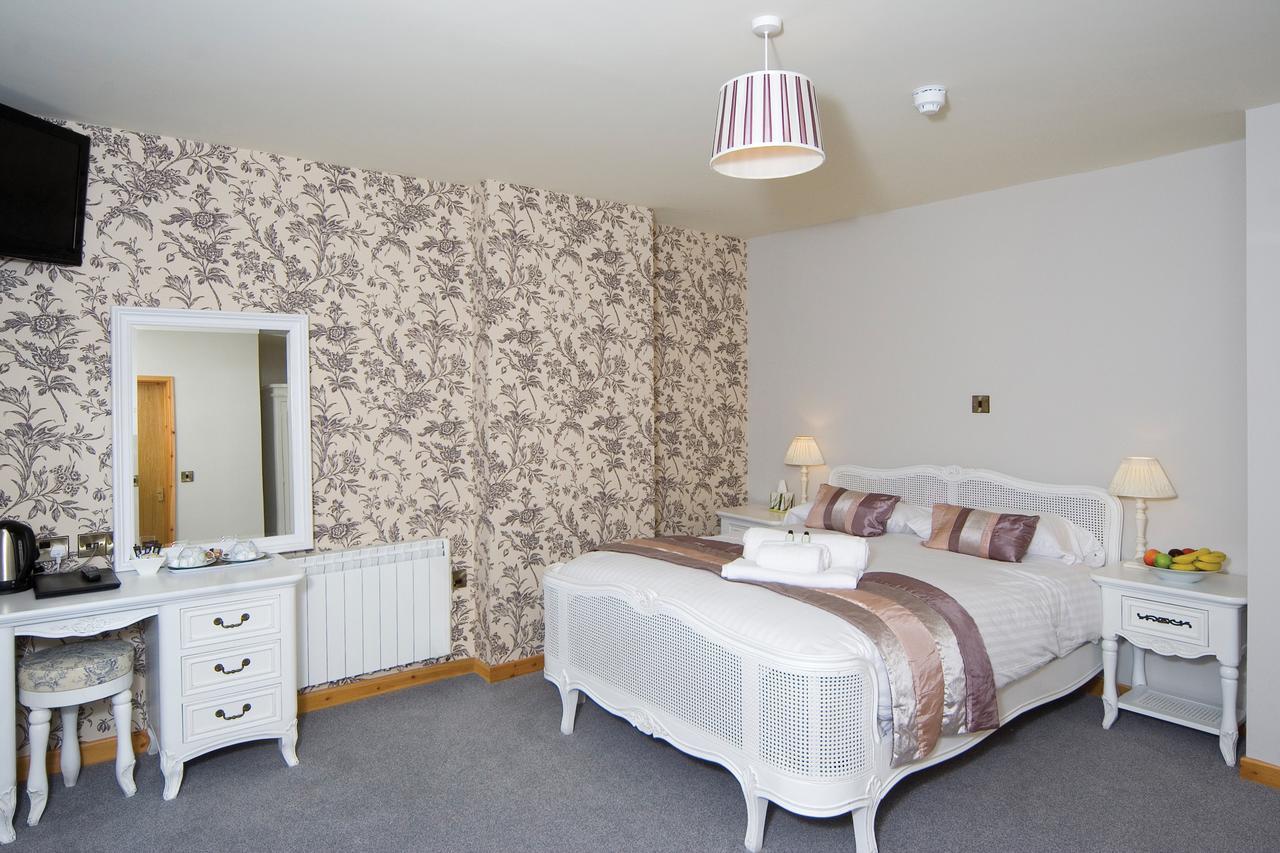 The Elephant & Castle Hotel Нютаун Екстериор снимка