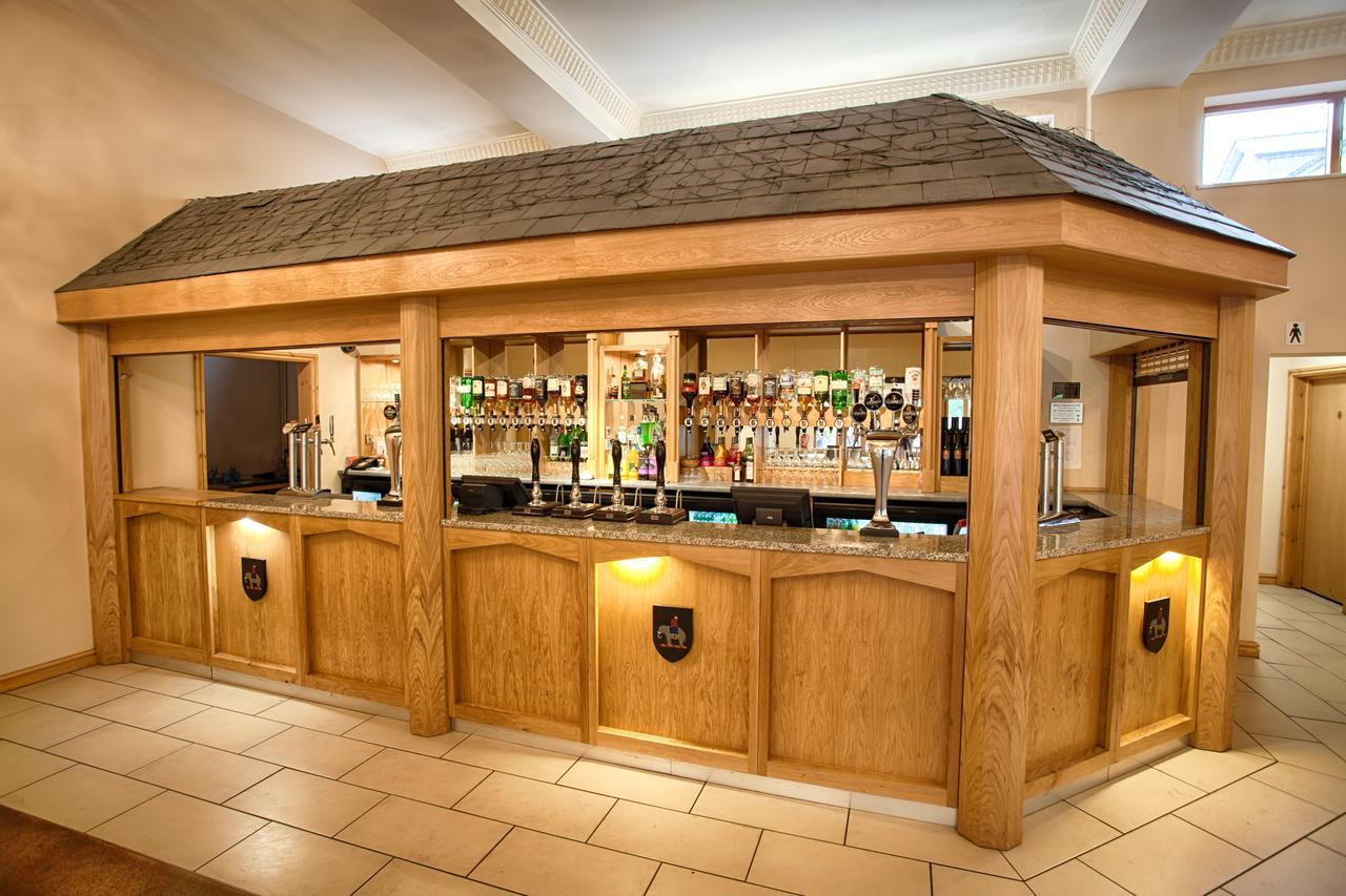 The Elephant & Castle Hotel Нютаун Екстериор снимка